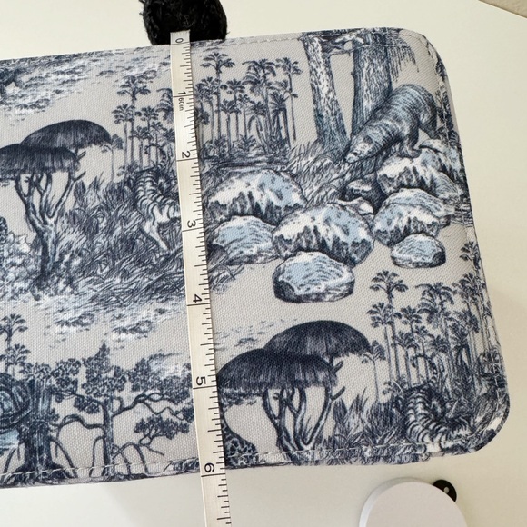 BRAND NEW Dior Beauty “Around the World” Vanity Bag - Picture 13 of 14